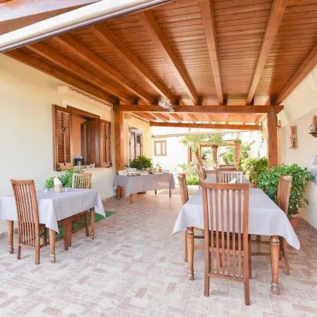 Aurora Bed & Breakfast Castelluzzo