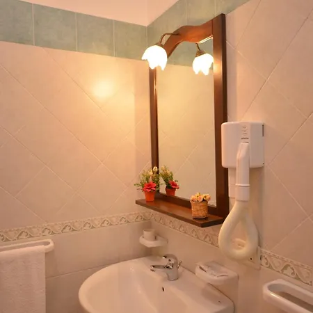 Aurora Oda ve Kahvaltı 3*